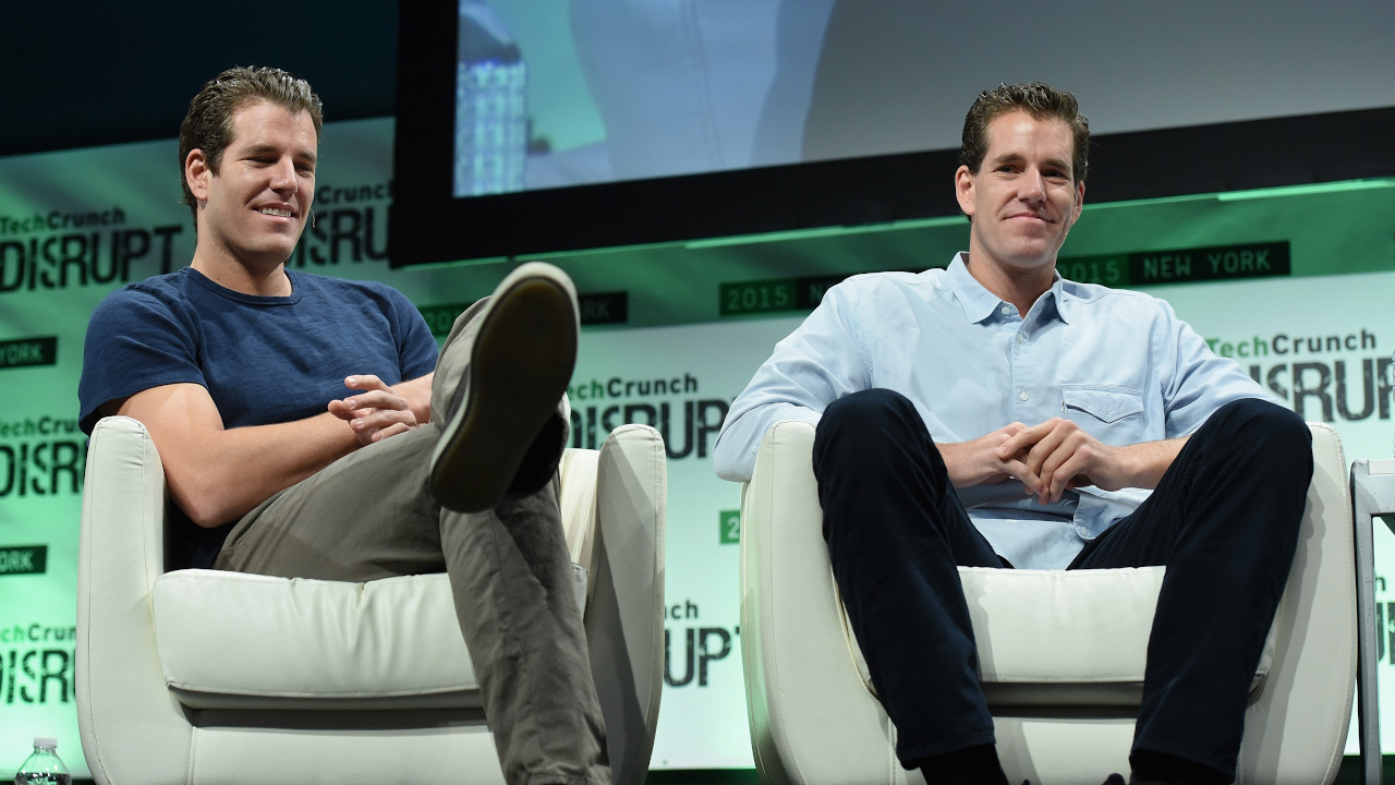 Facebook completa 16 anos; teria Mark Zuckerberg roubado a ideia dos Gêmeos Winklevoss?