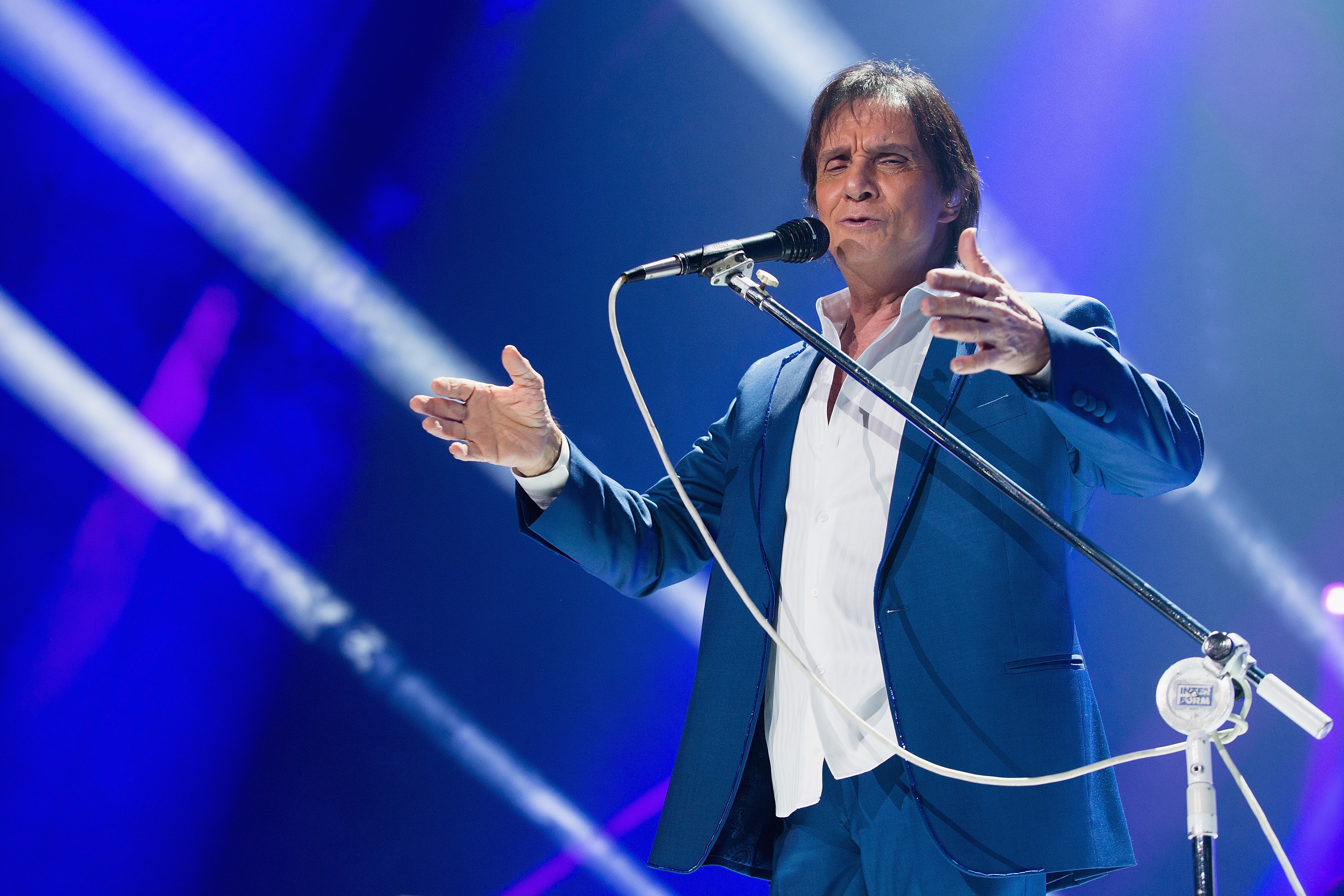 Quero que Vá Tudo pro Inferno: a música banida do repertório de Roberto Carlos após uma fase espiritual intensa