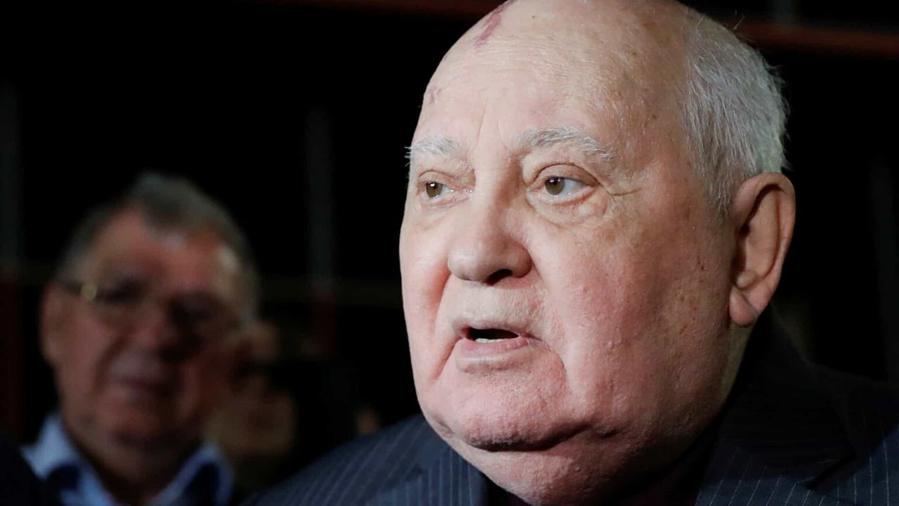 Coronavírus: Gorbachev afirma que investimento em armamento não faz sentido no contexto atual