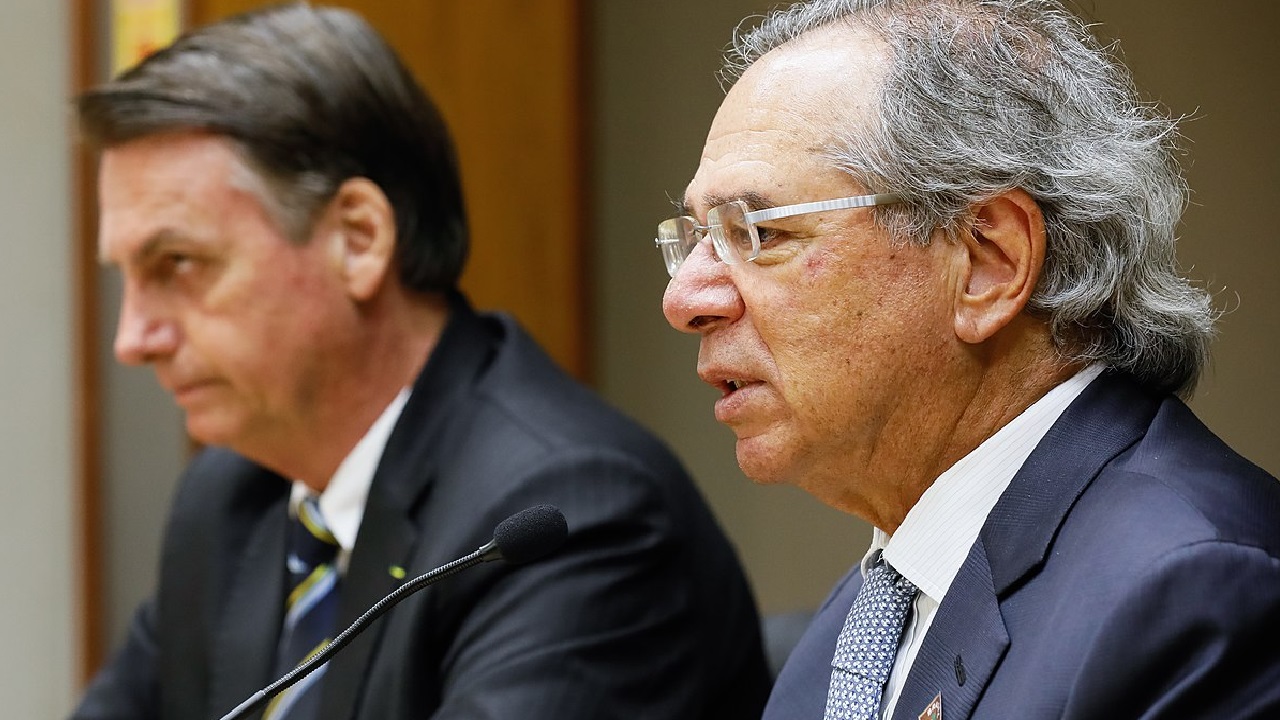 “Não se assustem se alguém pedir o AI-5”, afirma Paulo Guedes, ministro da Economia