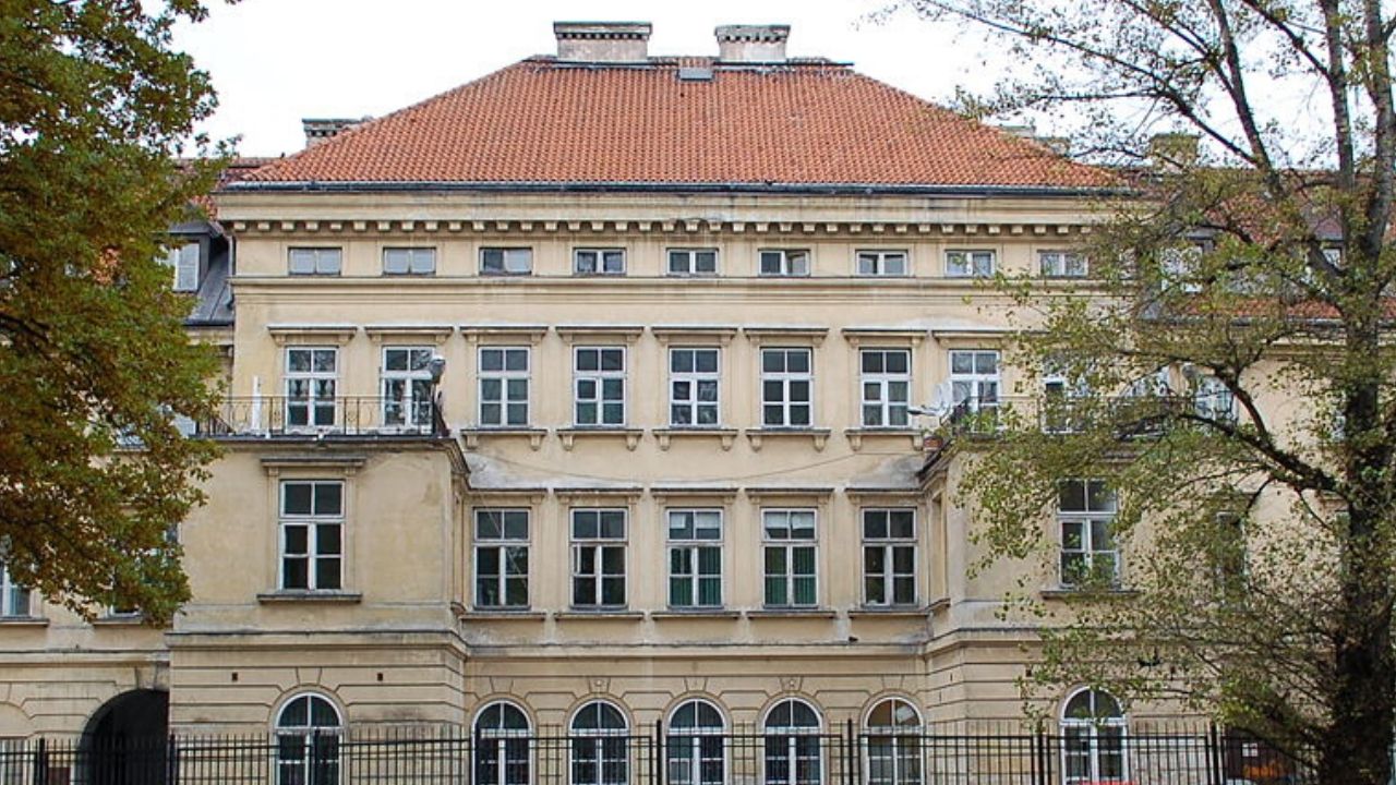 Hotel Polski: o edifício que foi utilizado por soldados da SS para atrair mais de 2.500 judeus