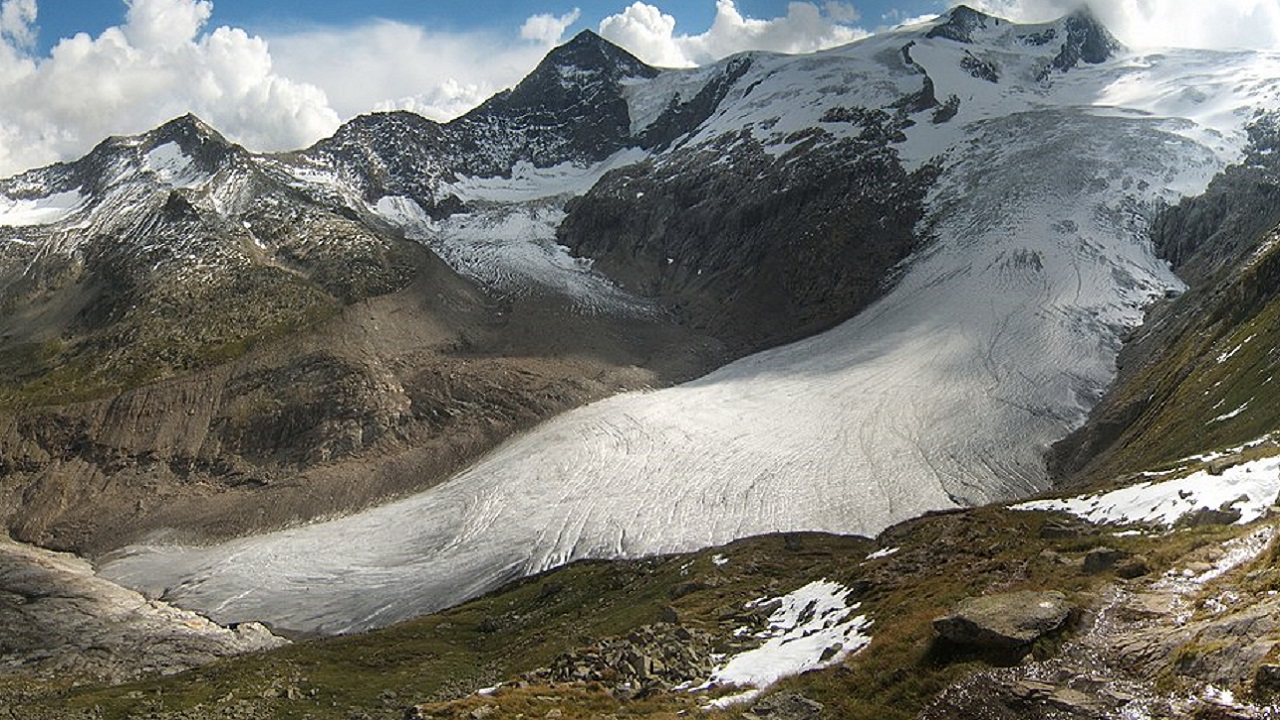 Desaparecido há 20 anos: Corpo de alpinista é encontrado em geleira na Áustria