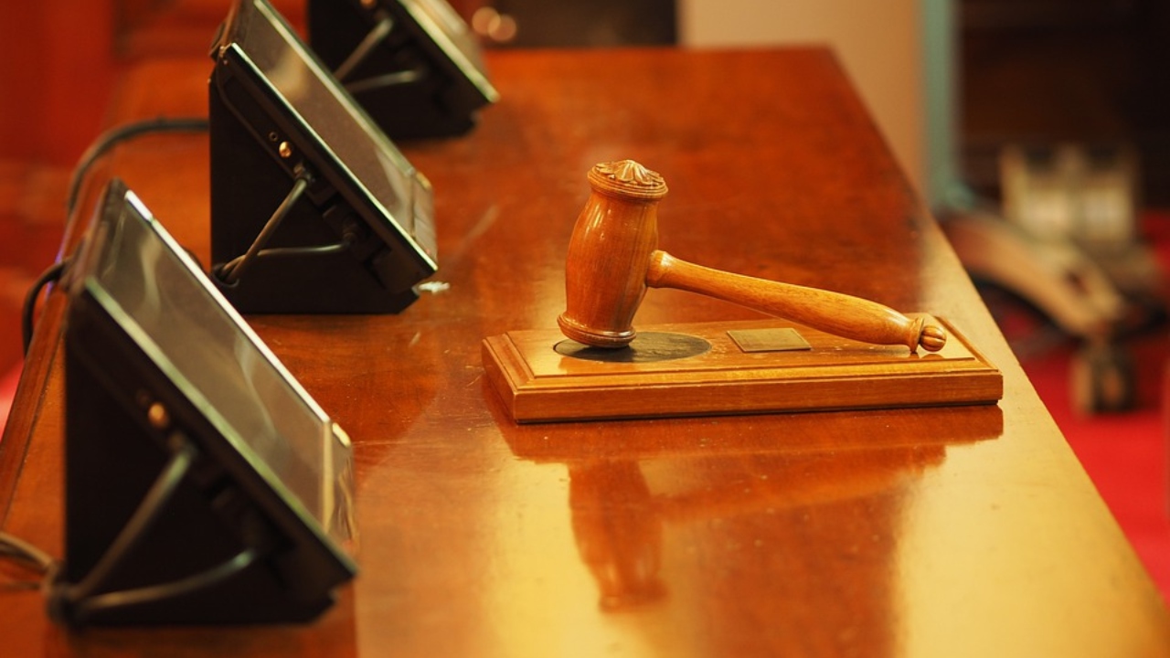 Mulher é condenada por matar o marido com veneno para ganhar herança e seguro de vida