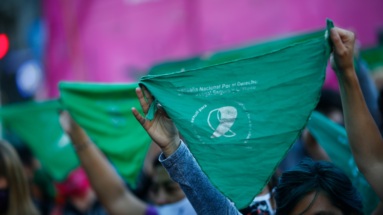 ONG católica detém menina de 12 anos estuprada pelo pai para impedir aborto