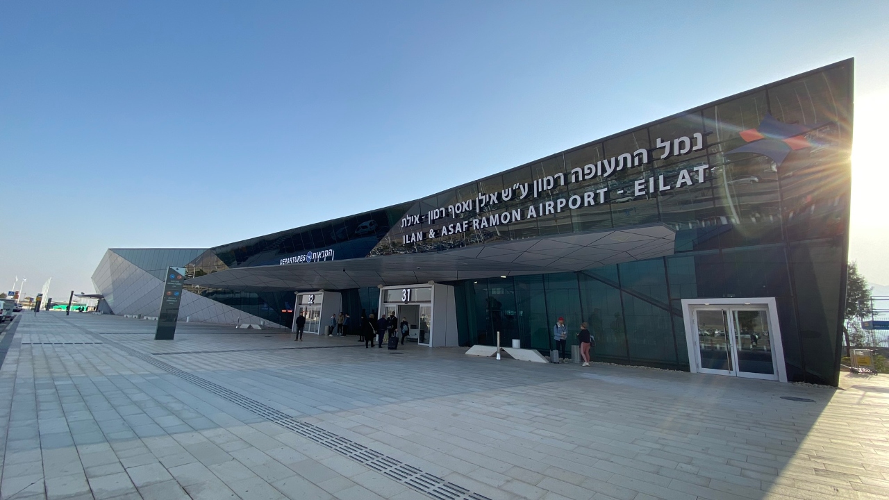 Grupo palestino confirma lançamento de foguete potente contra aeroporto de Israel