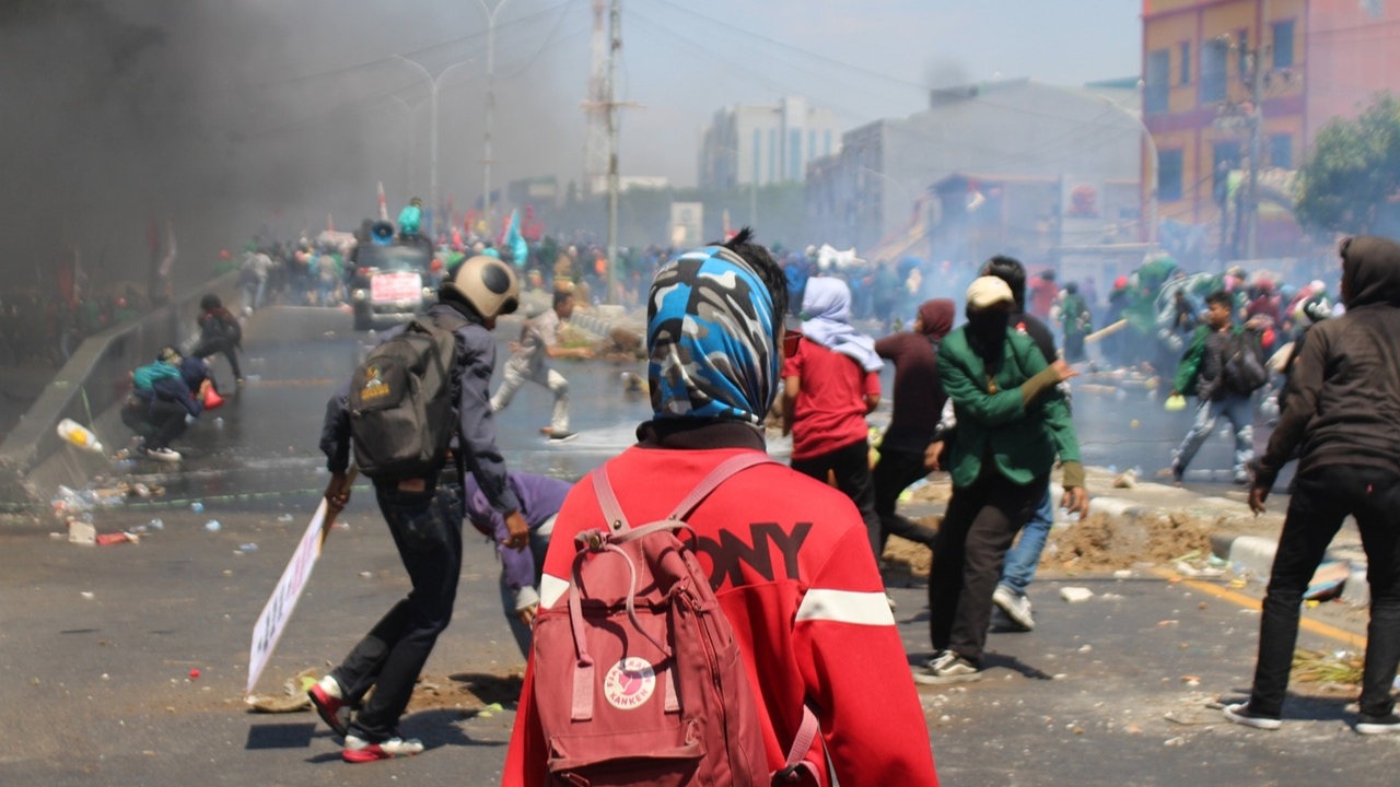 Fim do capitalismo e defesa da violência: Afinal, o que é o Anarquismo?