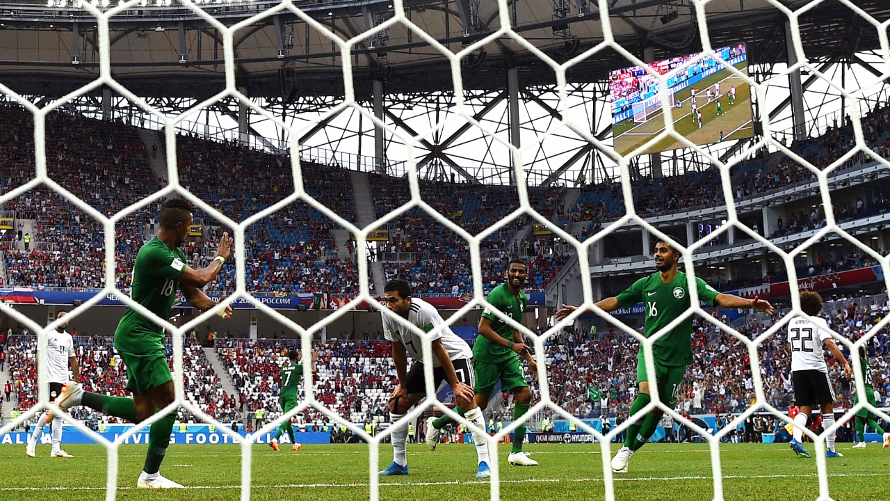 Príncipe da Arábia Saudita presenteia jogadores com carros de R$ 2,8 milhões cada