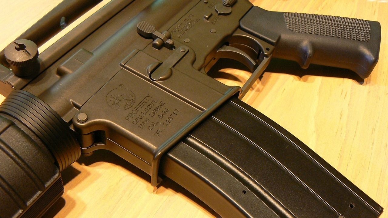 Após massacres nos EUA, Canadá cria legislação mais dura contra armas