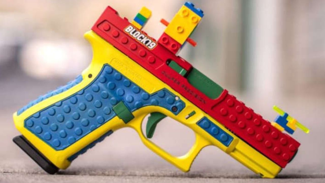 Arma real que simula aparência de brinquedo gera discussão nos Estados Unidos