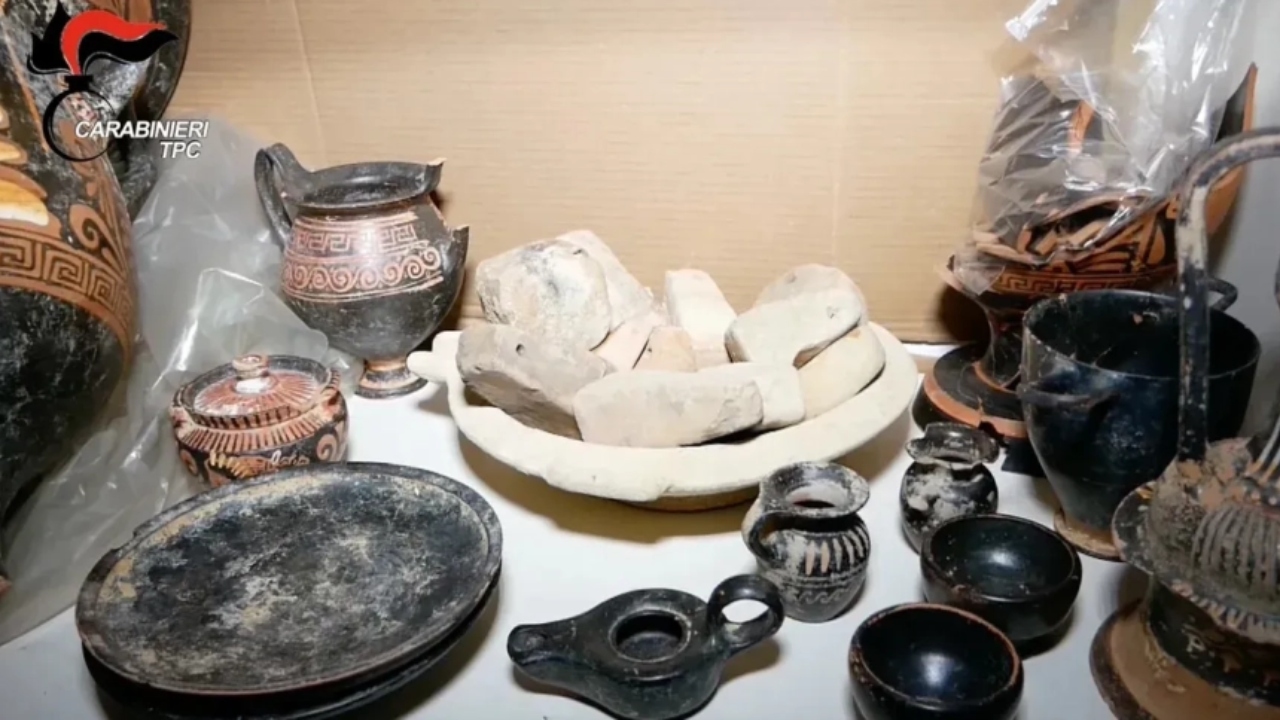 Polícia italiana recupera milhares de artefatos históricos roubados