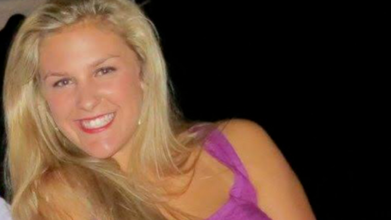 Educadora americana acusada de manter relações sexuais com aluno paga 50 mil dólares de fiança