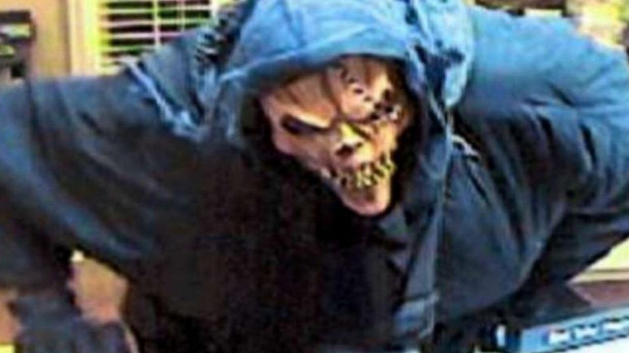 Após dois anos sumido, assaltante de bancos volta a perturbar o FBI
