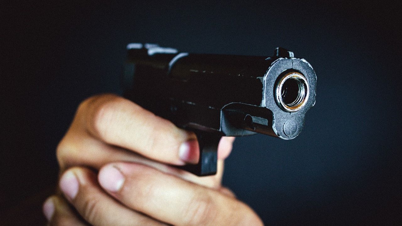 EUA: Pai é acusado de planejar assassinato de um filho com o auxílio do outro