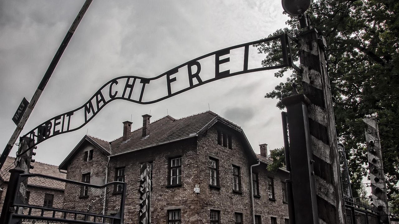 Vídeo: Há 77 anos, acontecia a Libertação de Auschwitz