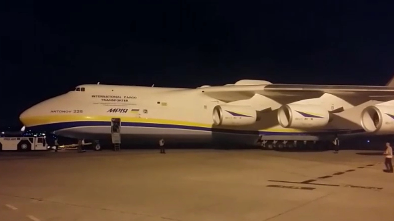 Após invasão, Rússia destrói o maior avião de carga do mundo