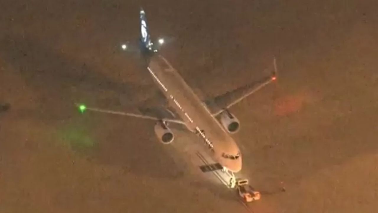 Passageiros de avião ficam em pânico após alerta falso de menino de 10 anos