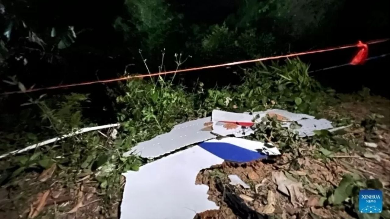 Queda de avião na China não deixou sobreviventes entre os 132 a bordo