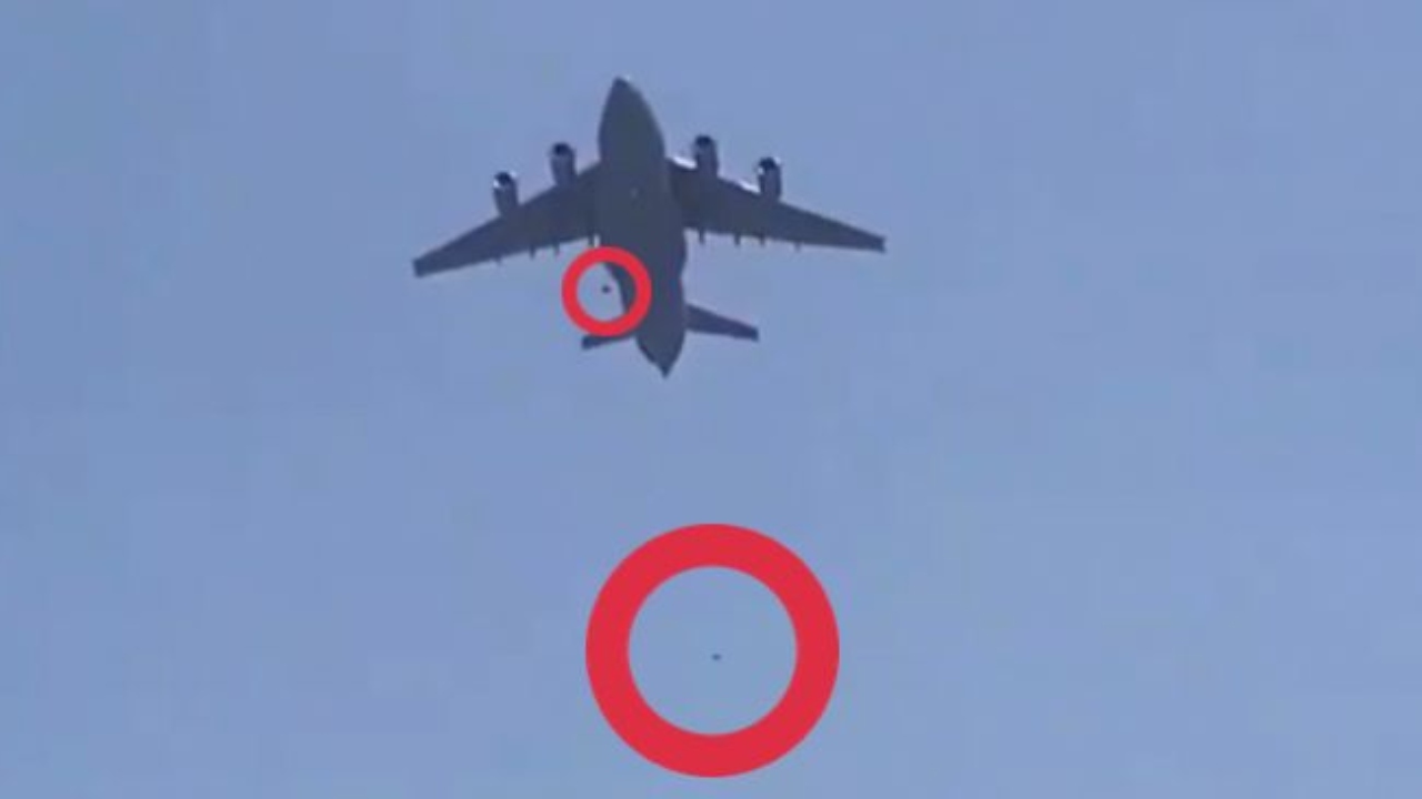 Gravação mostra pessoas caindo de aeronave ao tentarem deixar o Afeganistão