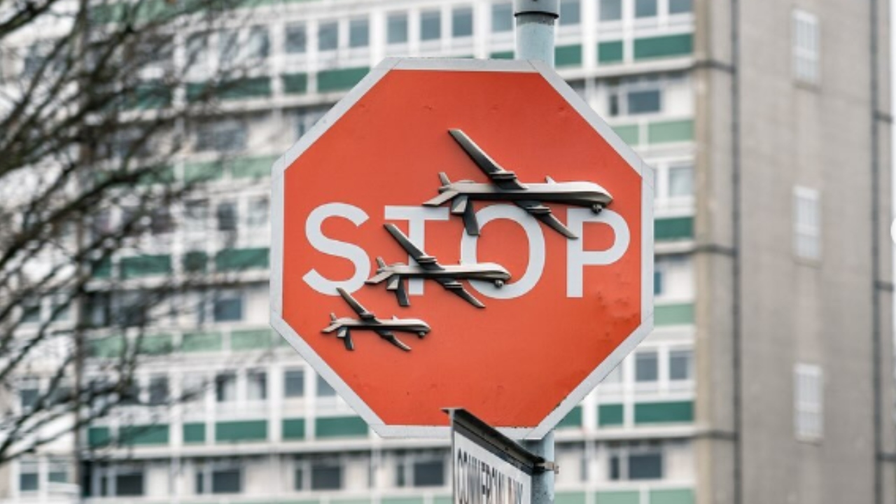 Horas depois de sua inauguração, obra de Banksy é roubada em Londres
