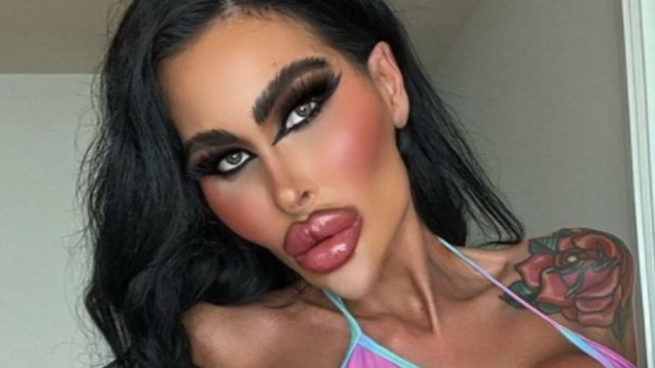 Seis plásticas no nariz: Conheça a ‘Barbie humana’ australiana