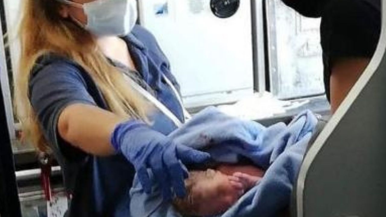 Bebê vem ao mundo durante voo que iria do Cairo para Londres
