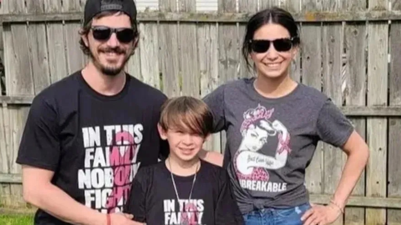 Para filho não ficar órfão, mulher com câncer terminal se casa momentos antes da morte
