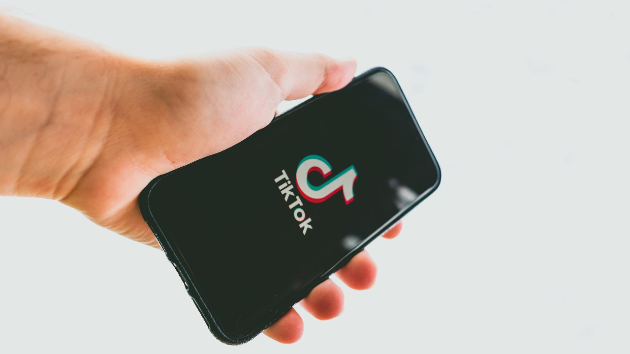 Adolescente de 14 anos morre baleada enquanto gravava um vídeo para o TikTok