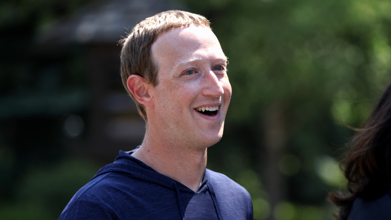 Após luta, Mark Zuckerberg posta fotos com machucados no rosto