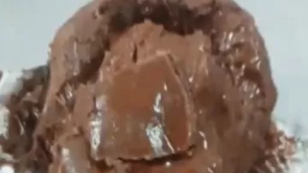 Mulher é detida após tentativa de matar homem com trufas envenenadas