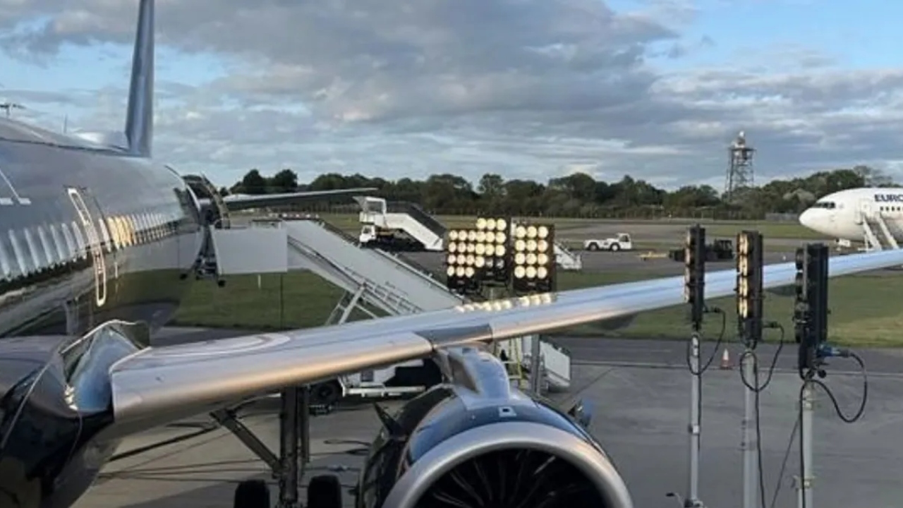 Reino Unido: Avião retorna para aeroporto após decolar sem duas janelas
