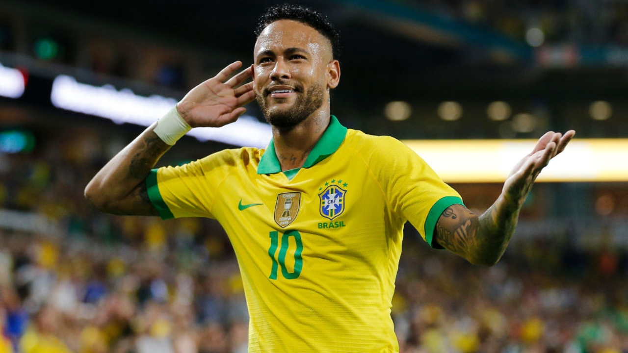 Neymar diz não ter sentido dor no tornozelo após partida da Seleção