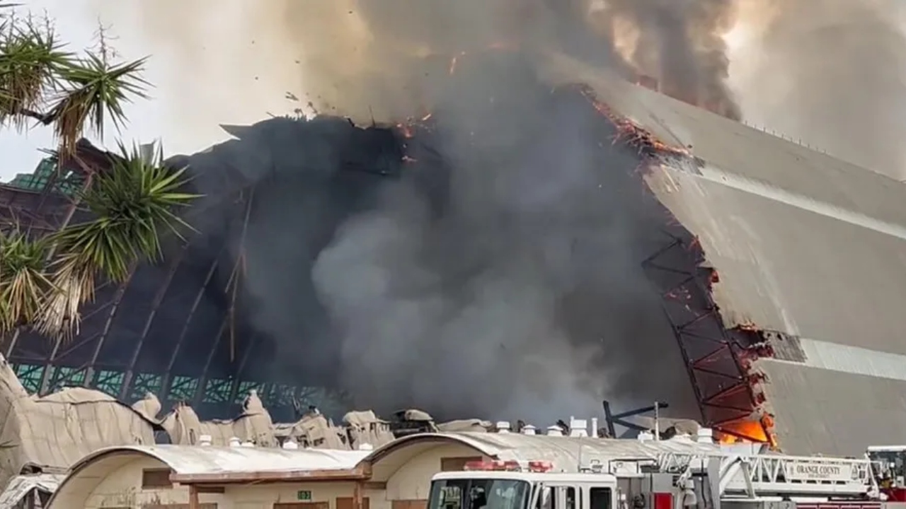 Incêndio: Hangar da Segunda Guerra é destruído por fogo na Califórnia