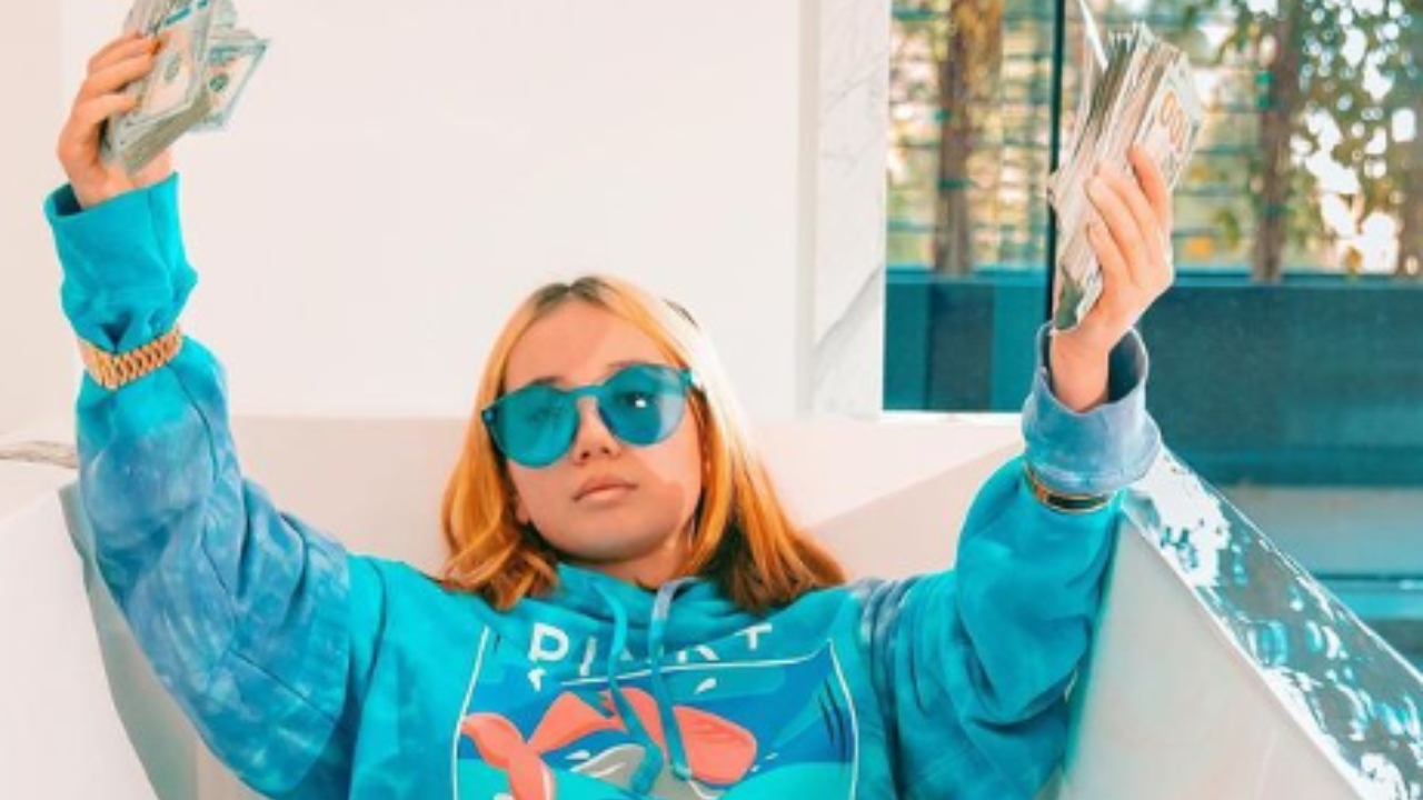 Influenciadora e rapper Lil Tay morre aos 14 anos