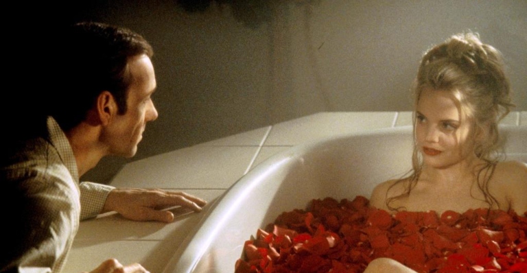 22 anos após o lançamento de Beleza Americana, Mena Suvari relembra episódio incômodo