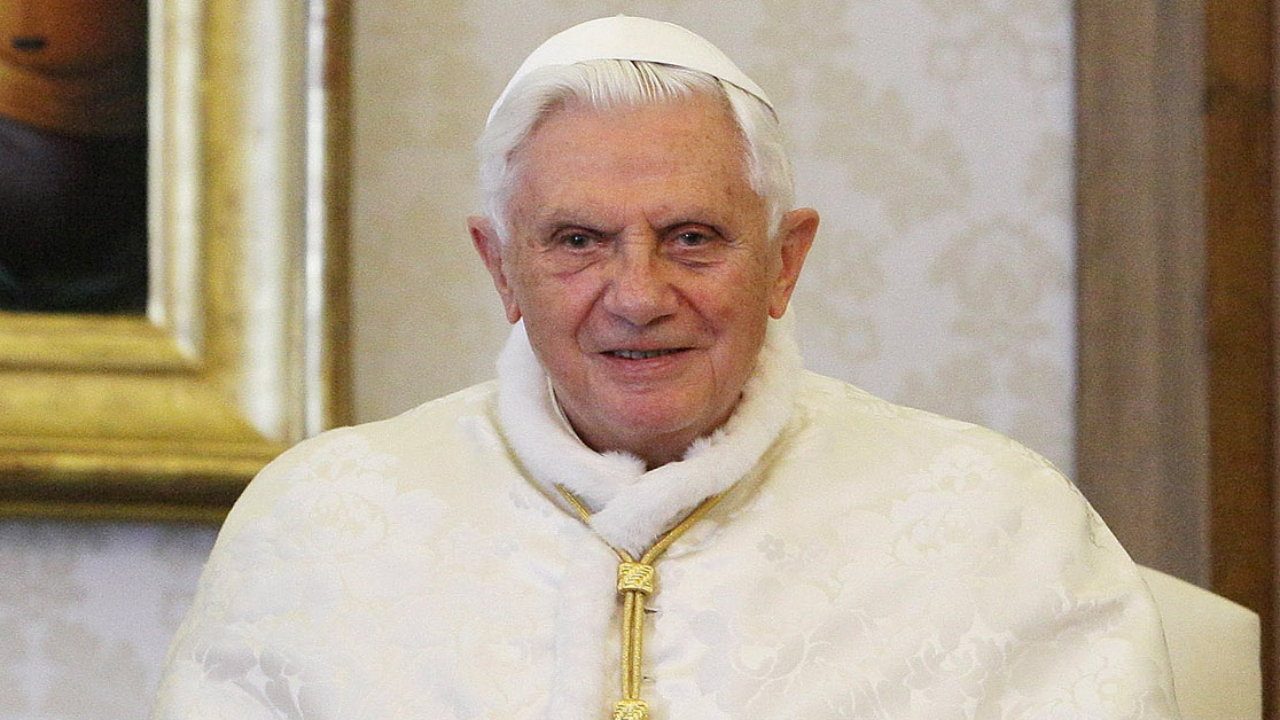 Bento XVI: estado de saúde é grave, embora estável, diz Vaticano