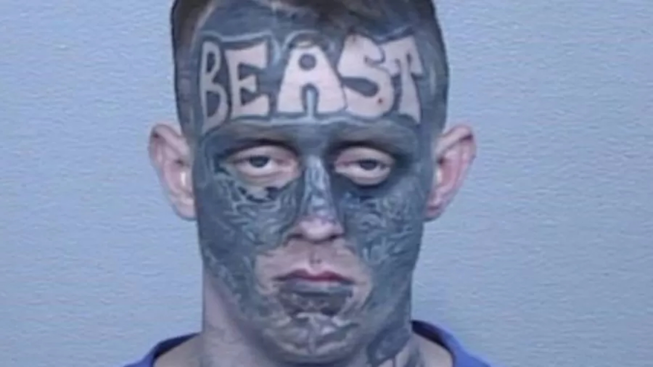 Na Austrália, polícia procura foragido com a palavra ‘fera’ tatuada na testa
