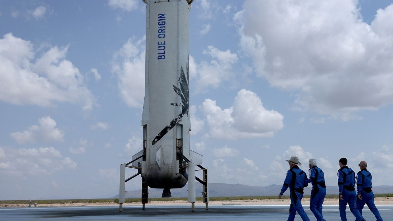 Empresa de Jeff Bezos anuncia projeto para estação espacial privada: ‘Normalizar o voo espacial’