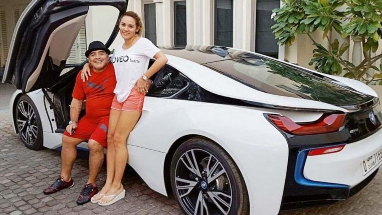 Veículos de luxo de Maradona são leiloados em Dubai
