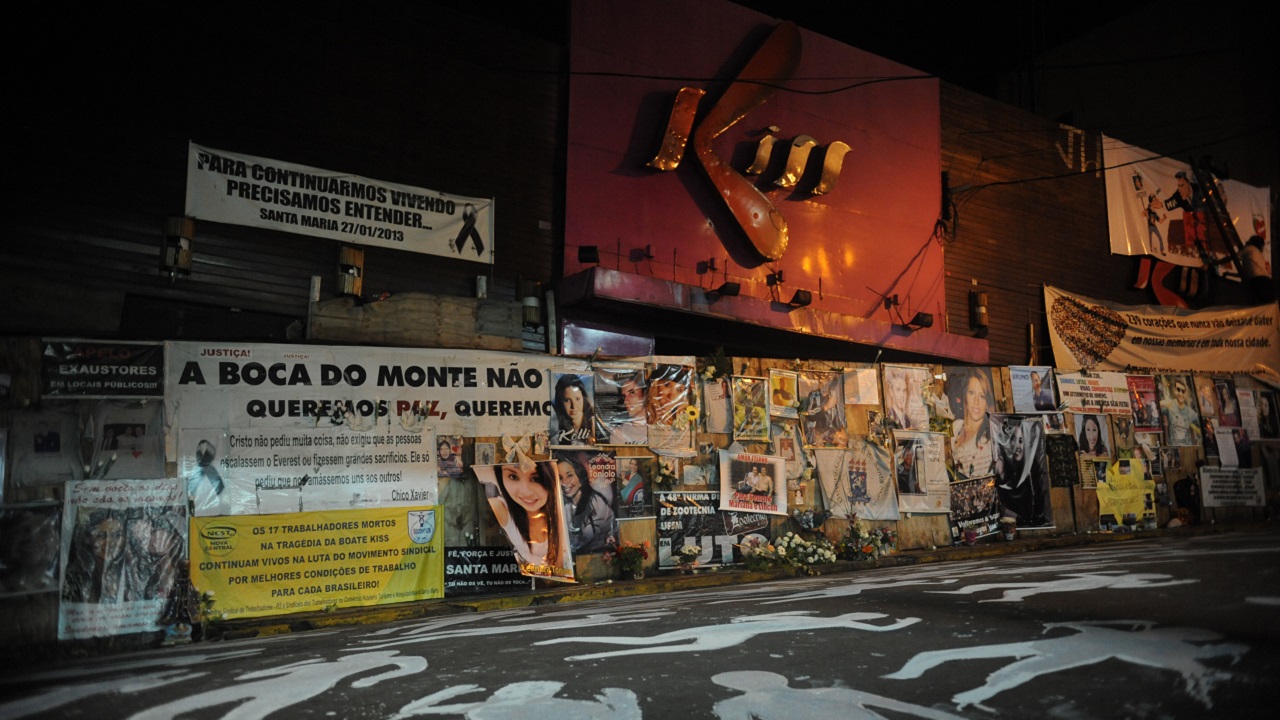 Boate Kiss: Julgamento é suspenso após MP pedir prisão dos réus