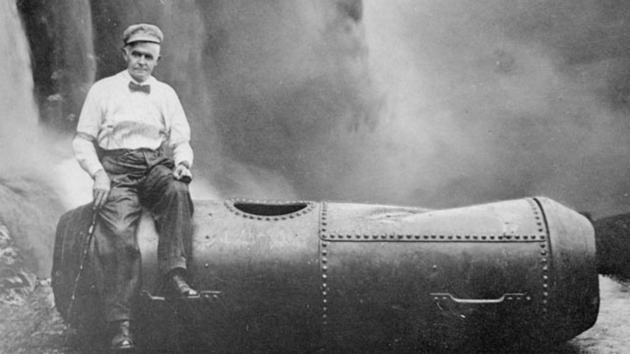 Após sobreviver às cataratas do Niágara, Bobby Leach morreu em um acidente inusitado