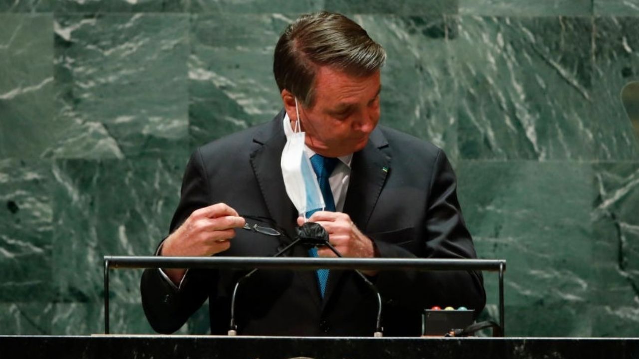 Bolsonaro discursa na ONU e defende tratamento ineficaz contra novo coronavírus