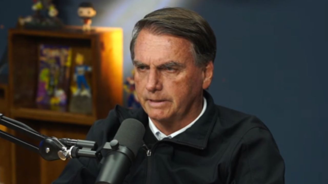 Mais uma vez, Bolsonaro nega golpe de 1964: ‘Tudo de acordo com a constituição’