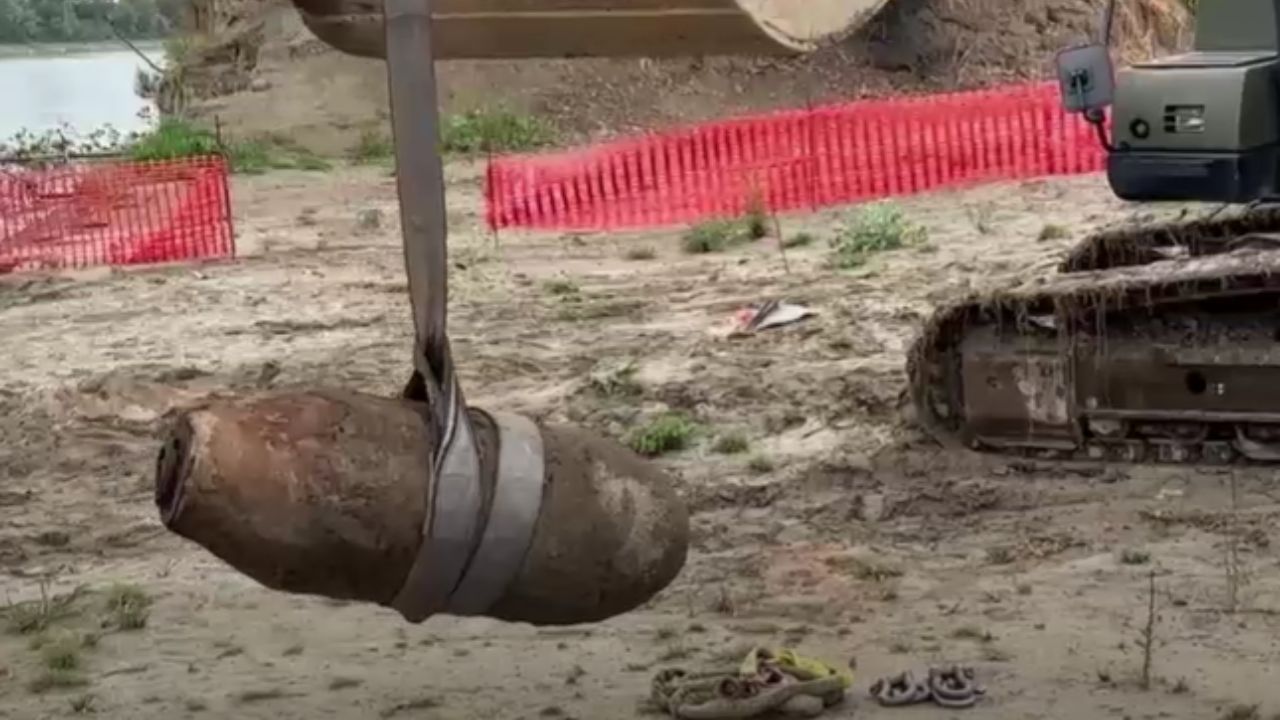 Bomba da Segunda Guerra é desarmada em rio atingido pela seca na Itália