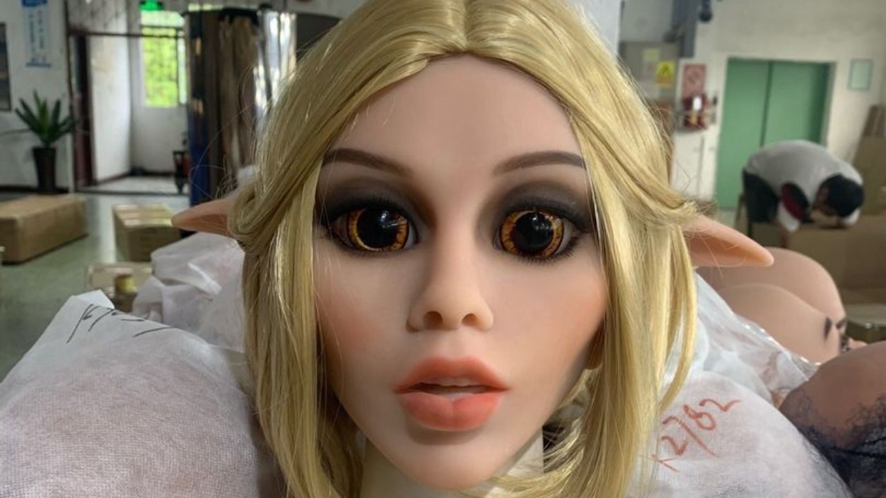 Caudas e até mesmo dentes de vampiro: Empresa britânica cria novos modelos de bonecas sexuais