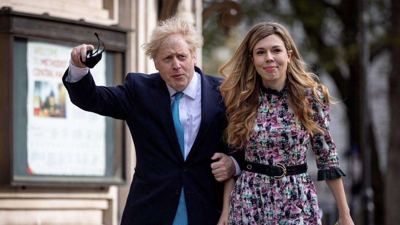 Filha de Boris Johnson nasce em meio à semana escandalosa