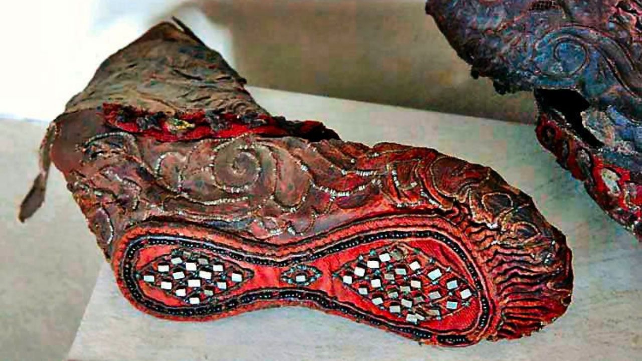 Impressionante bota bem preservada da Sibéria está oficialmente no acervo do Museu Hermitage