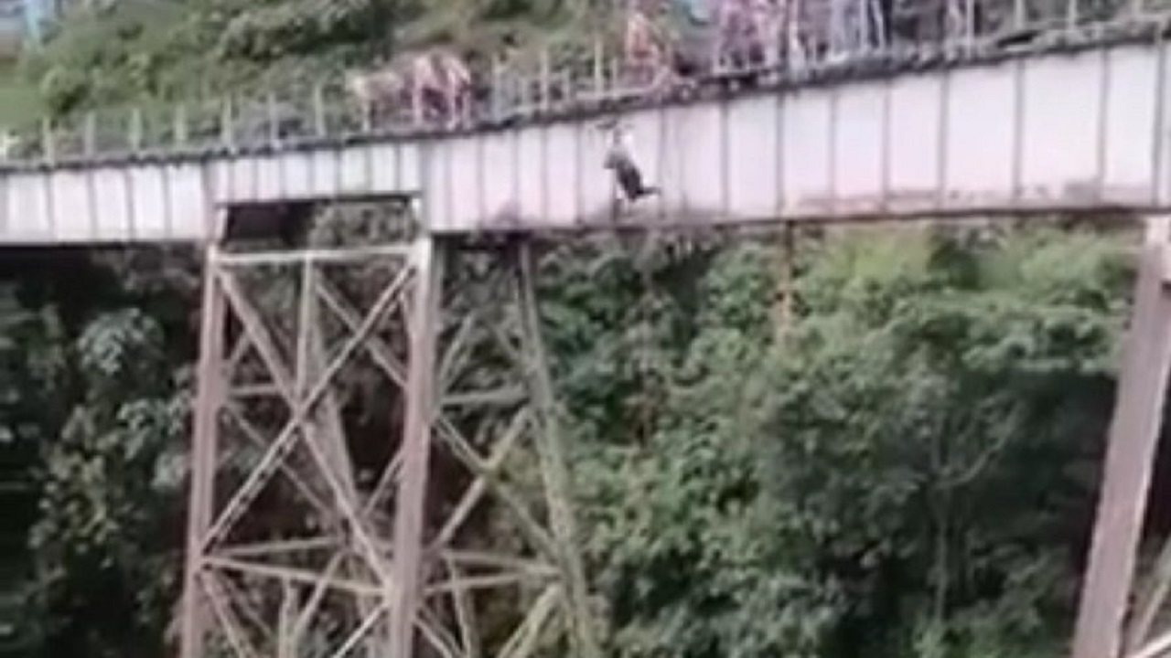 Após confusão, mulher morre durante salto de bungee jump na Colômbia