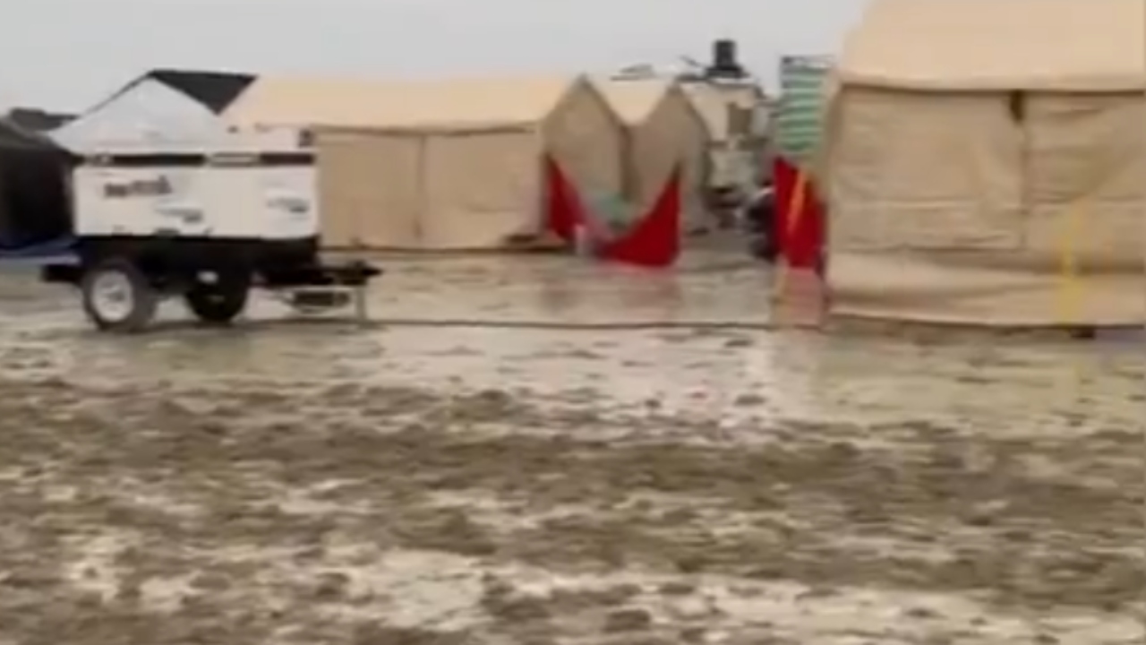 Festival Burning Man: uma pessoa morre e outras estão isoladas após tempestade