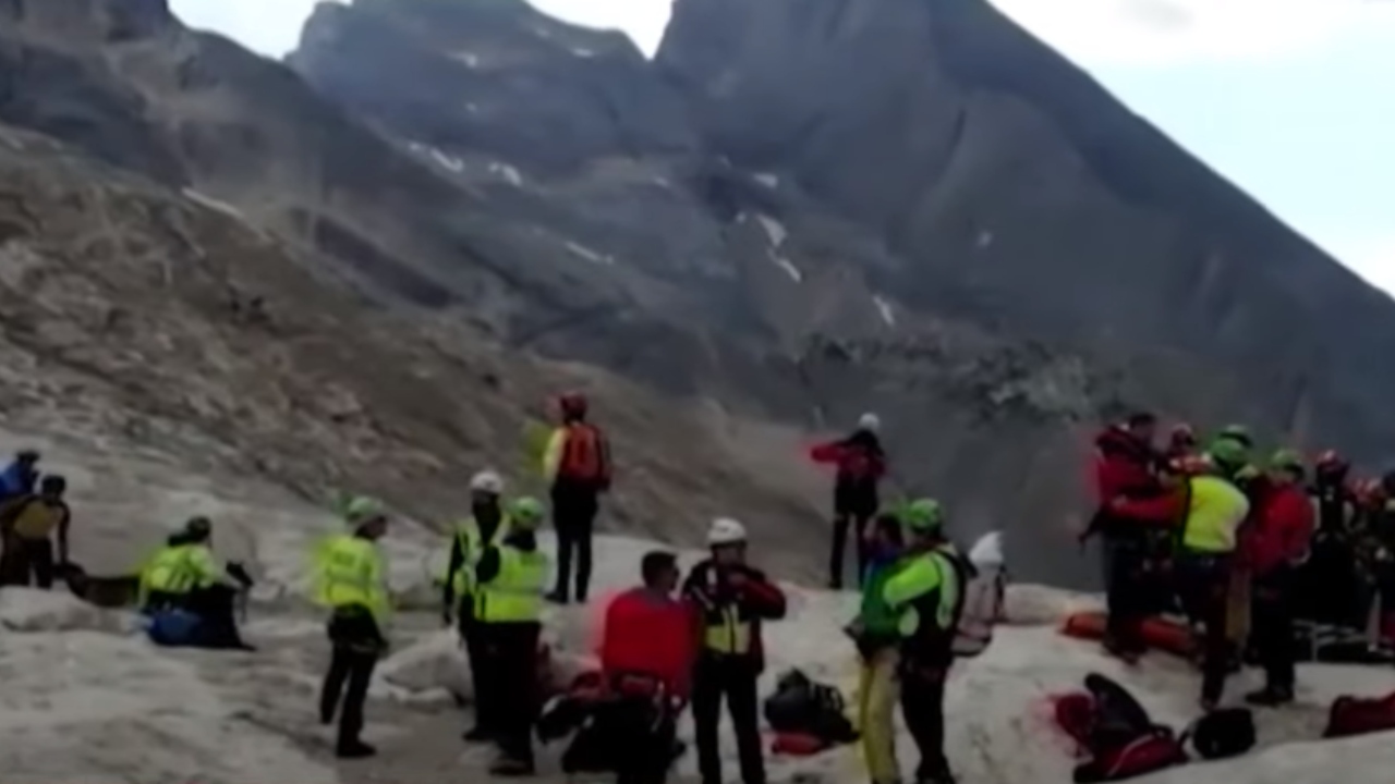 Oito alpinistas são encontrados em geleira na Itália após colapso