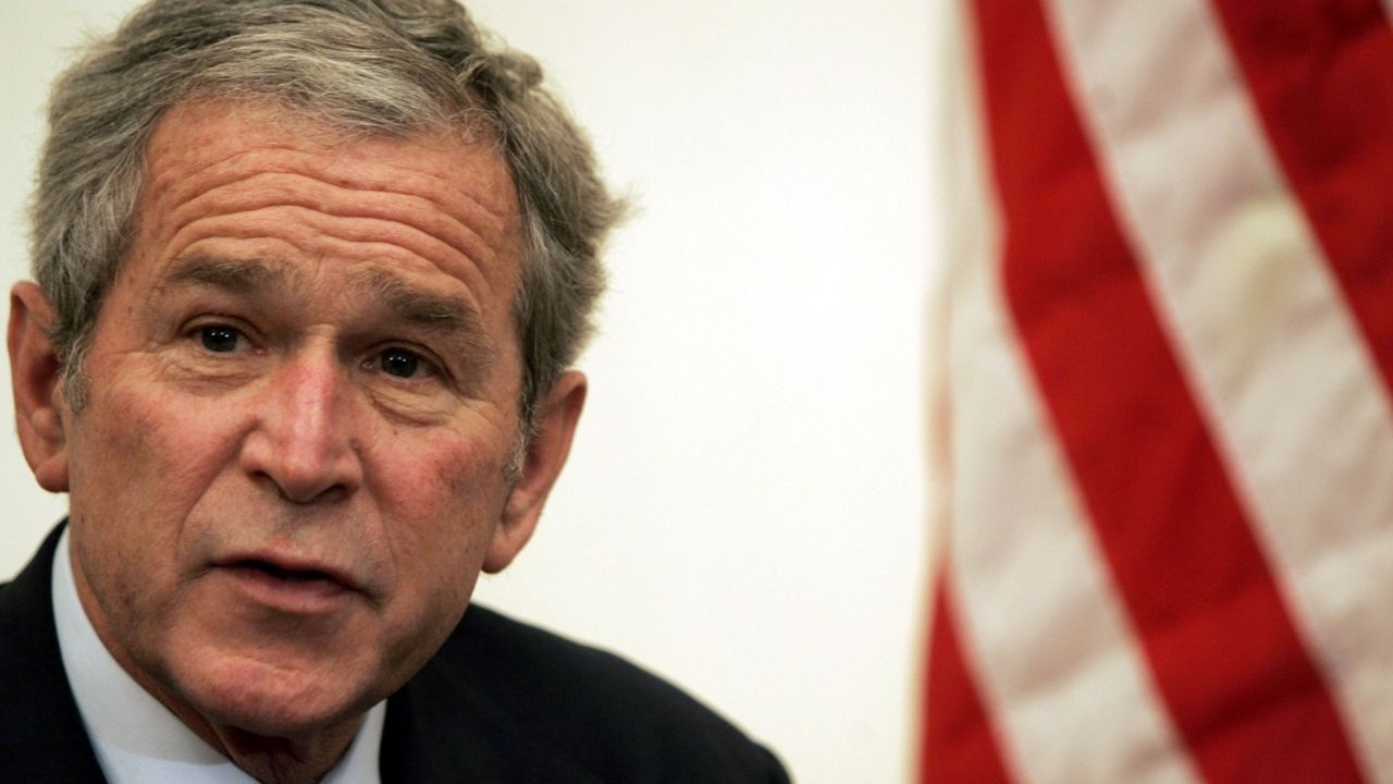 George W. Bush define retirada de tropas do Afeganistão como um “erro”